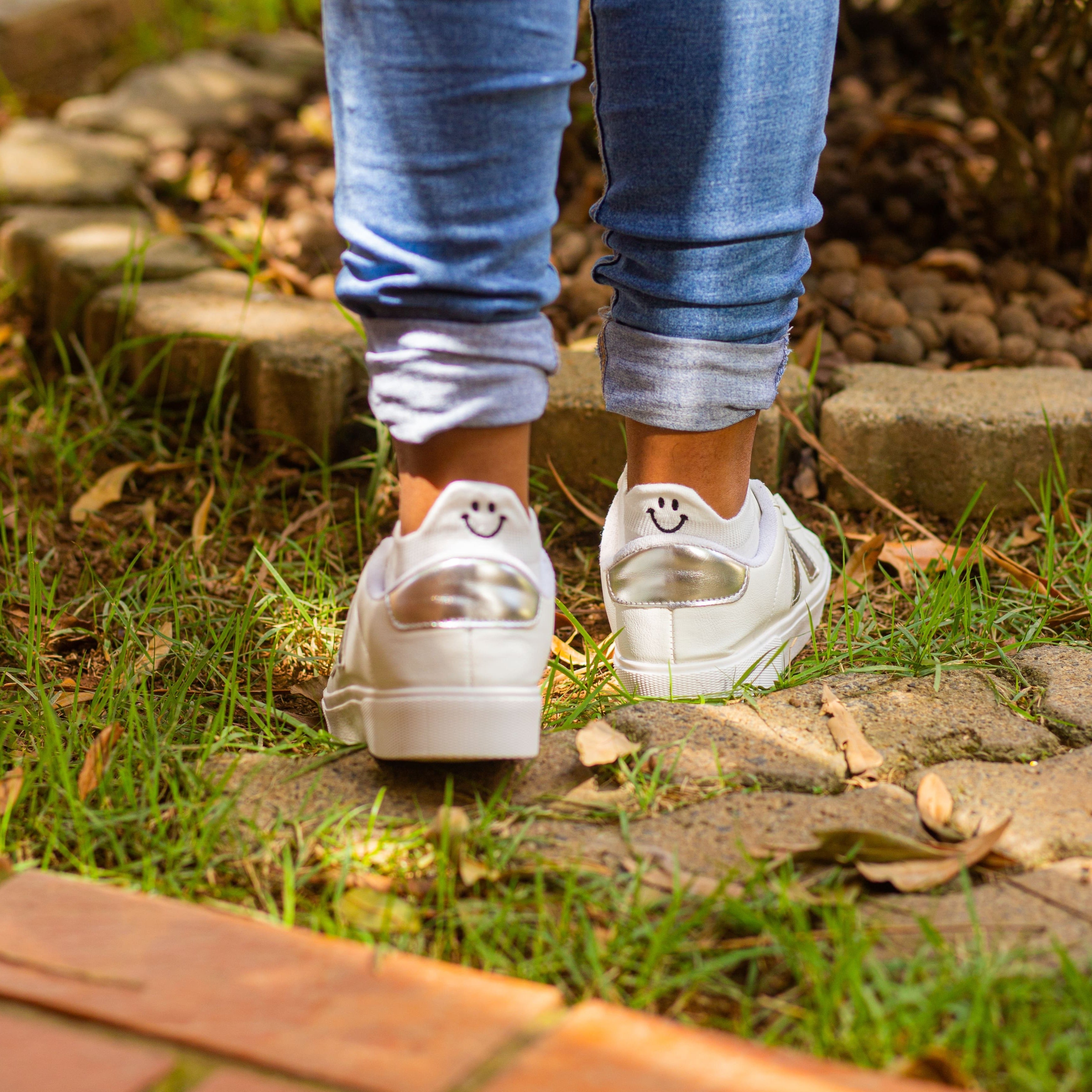 Meias Sorrisos Cores Únicas Bordadas - 10 pares [FRETE GRÁTIS]